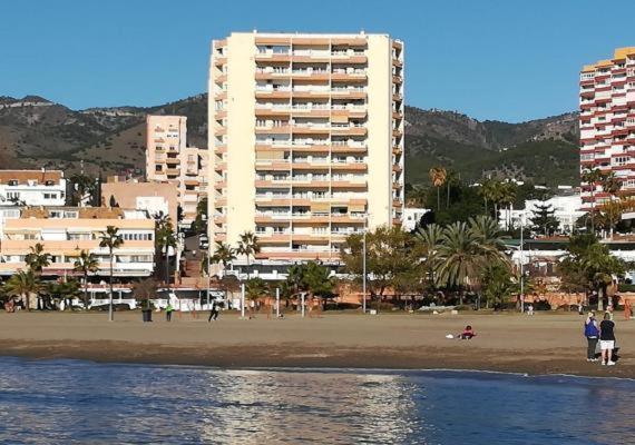 Cozy Apartment With First Line Seaview In Perfect Location, Near The Marina Бенальмадена Екстер'єр фото